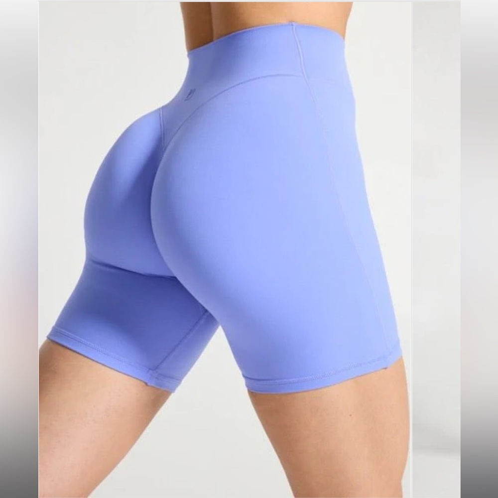 Buffbunny NWT Aggressive Scrunch Short 7"
Azul | Medium